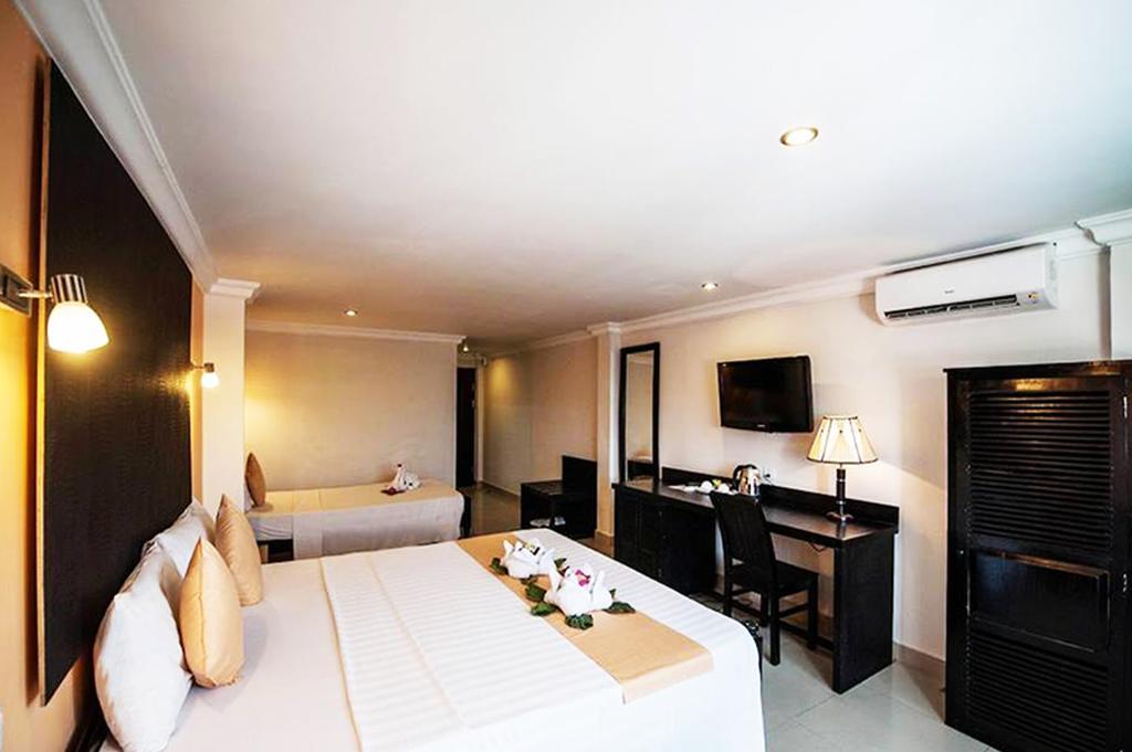 Angkor International Hotel Phnom Penh Exterior photo