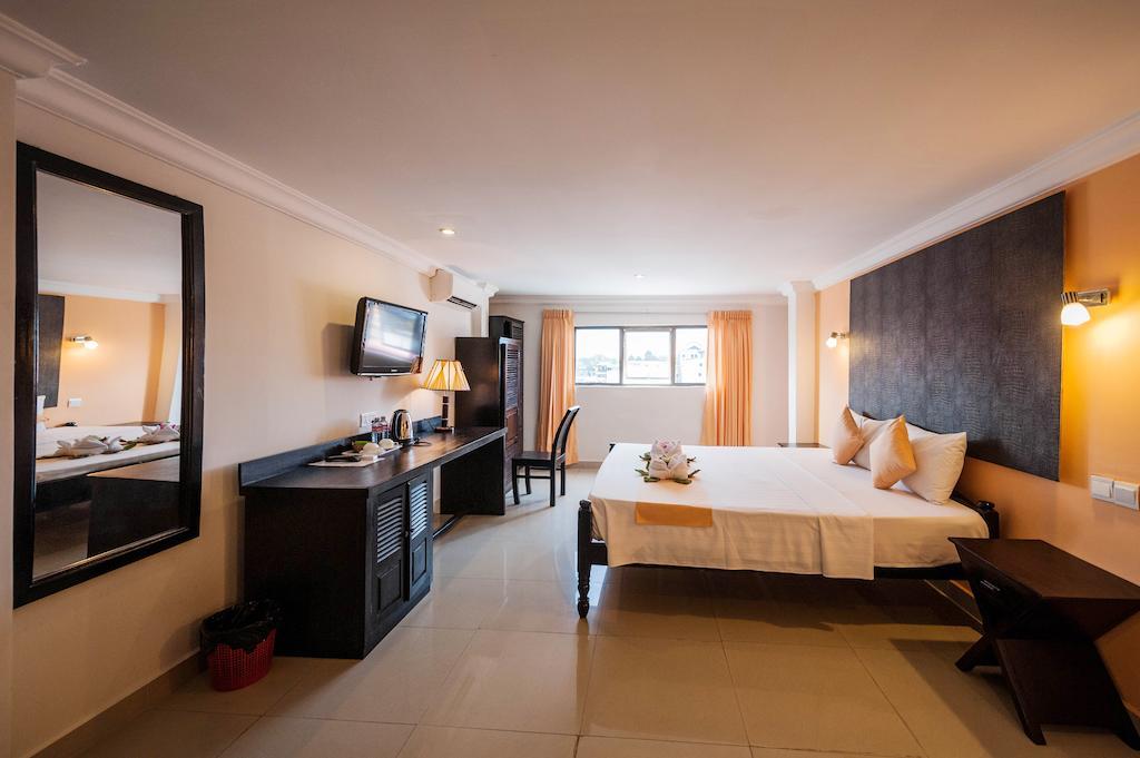 Angkor International Hotel Phnom Penh Exterior photo