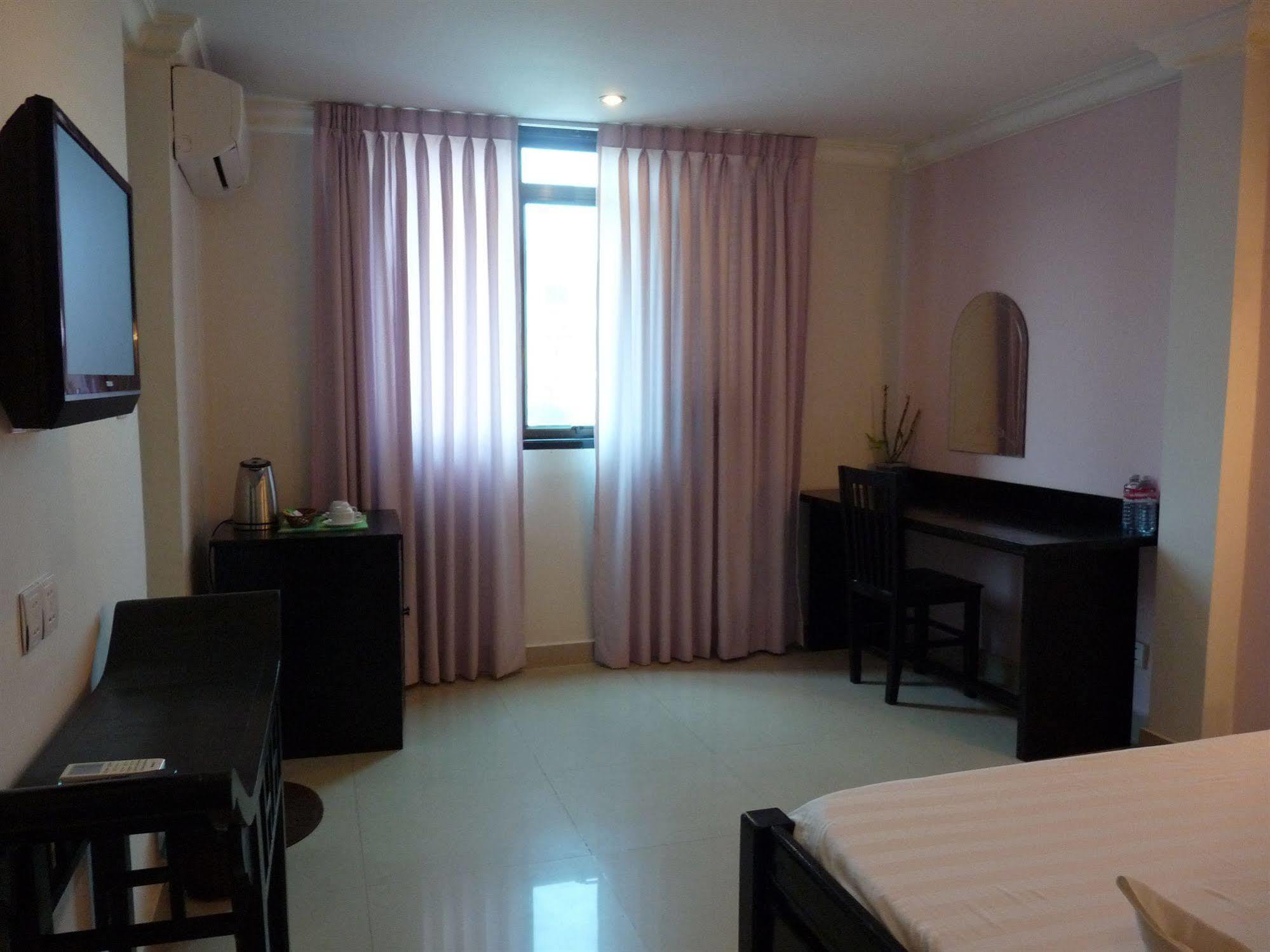Angkor International Hotel Phnom Penh Exterior photo